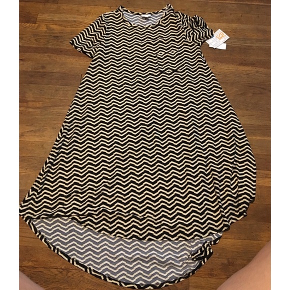 LuLaRoe Dresses & Skirts - LulaRoe XS Carley dress